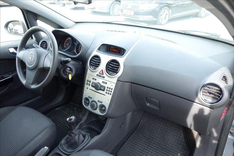 Opel Corsa 1,2 i, ČR, SERVIS.KN., KLIMA. - fotka 11 z 33
