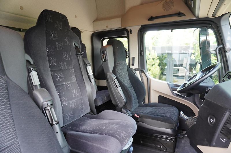 Mercedes-Benz Actros (2018) 2540 6×2 / 50 tho. km!/5 seats - fotka 22 z 24