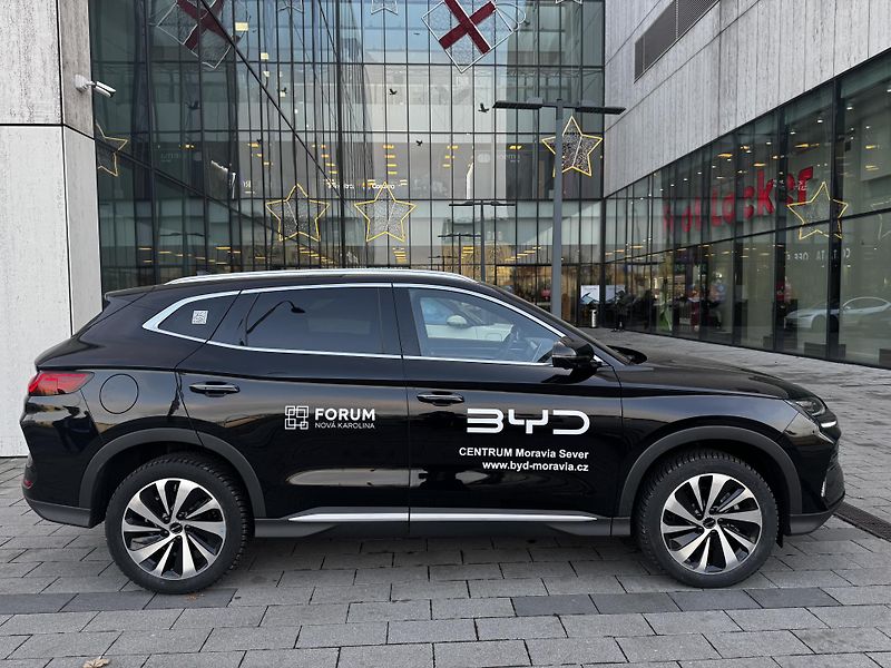 BYD Seal U (2025) DM-i Design AWD demo - fotka 5 z 10