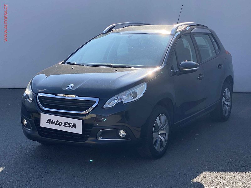 Peugeot 2008 (2015) 1.2 PT, Active, +kola - fotka 3 z 17