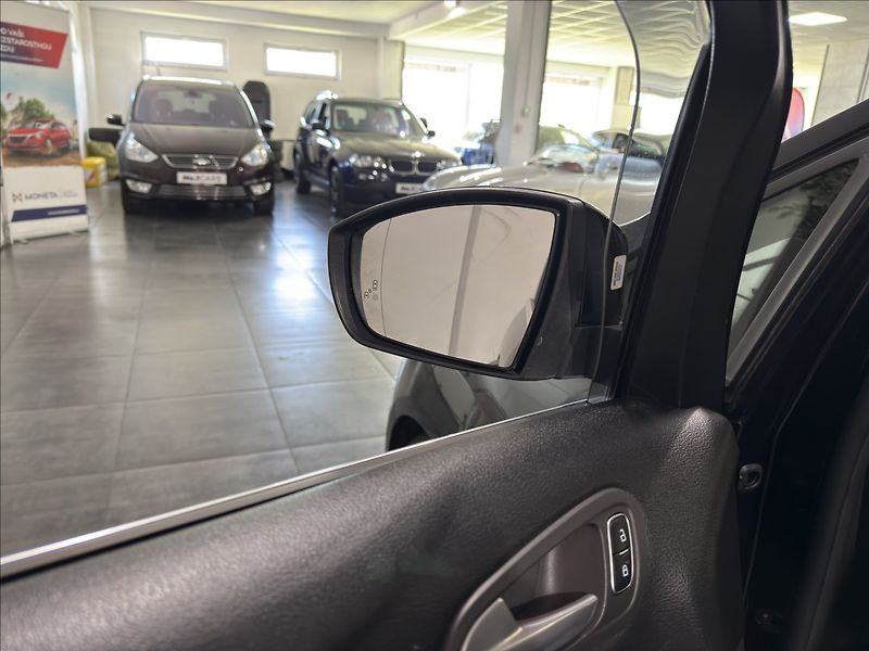 Ford Grand C-MAX 1,5   TDCI TITAN AT KAMERA FUL - fotka 7 z 39