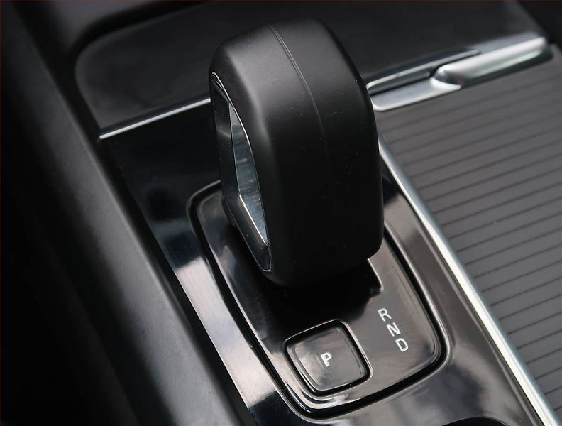 Volvo XC60 (2023) B4 AWD - fotka 13 z 27