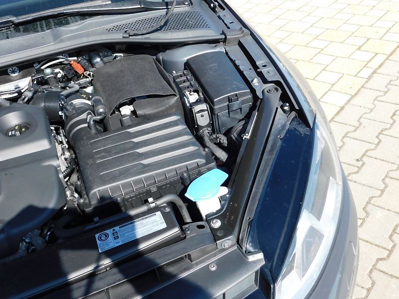 Volkswagen Golf (2015) VII KOMBI 2.0 TDI - fotka 27 z 45
