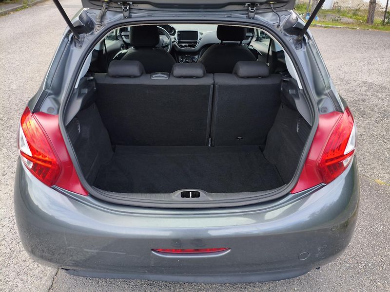 Peugeot 208 (2012) 1,6 eHDI 68Kw - fotka 25 z 33