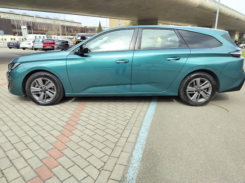 Peugeot 308 SW  1.5 BlueHDI  96kW  automat - fotka 4 z 30