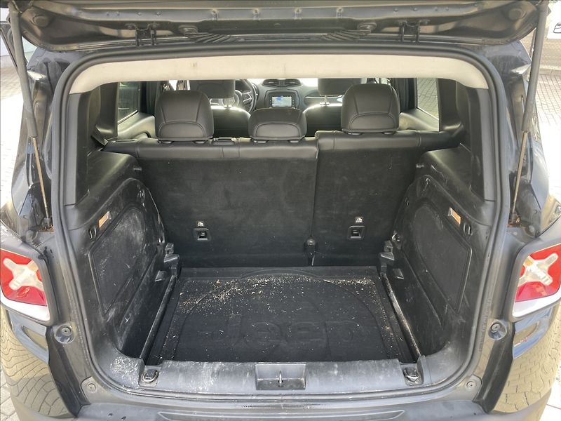 Jeep Renegade 2,0 CRD 103kw 4x4 LIMITED odp. - fotka 9 z 32