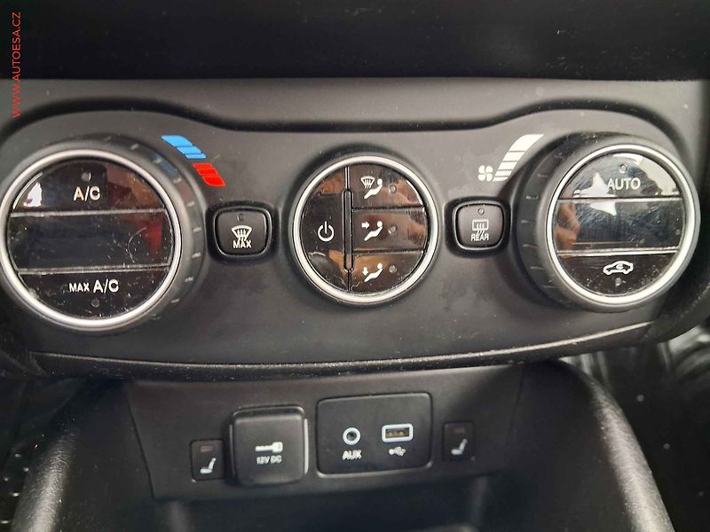 Fiat Tipo (2017) 1.4 T-JET, Lounge, navi - fotka 14 z 20