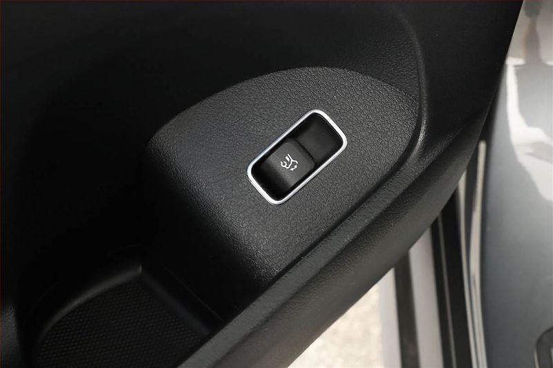 Mercedes-Benz GLS (2025) 350 d 4MATIC, 7 MÍST - fotka 28 z 31