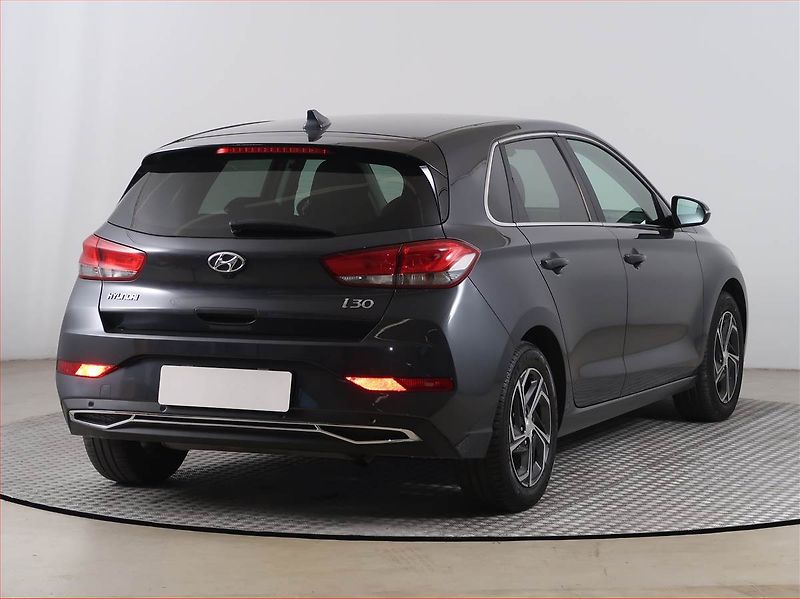 Hyundai i30 (2020) Family 1.5 DPI, Serv.kniha - fotka 5 z 17