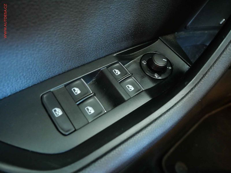 Škoda Superb (2015) 2.0 TDi, ČR, Style, DSG - fotka 16 z 21