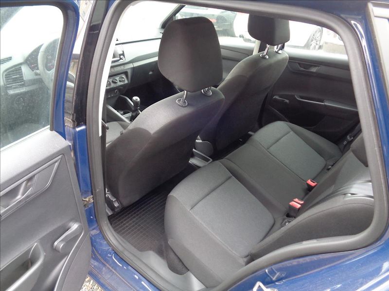 Škoda Fabia 1,0 - fotka 20 z 22
