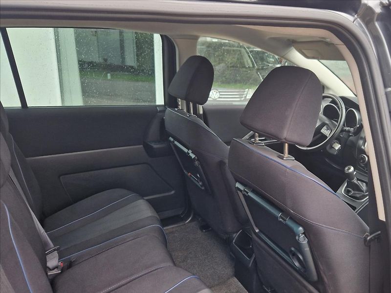 Mazda 5 1,6 MZR-CD 85kW 7MÍST +ALUZIMA - fotka 16 z 40