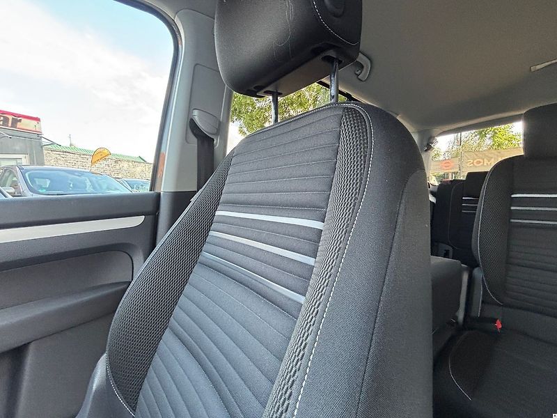 Volkswagen Touran 1.4TSI-103KW.DSG.7MÍST.ZÁRUKA - fotka 28 z 51