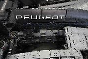 Instalace modelu stavebnice Peugeot Le Mans za účasti designera společnosti Lego