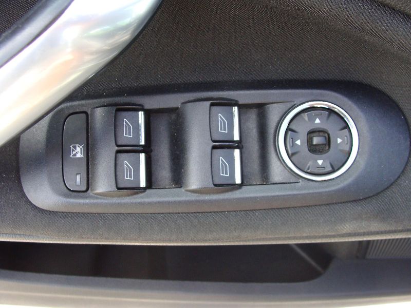 Ford Mondeo 2.0 TDCi, 103 kW, klimatizace - fotka 14 z 31