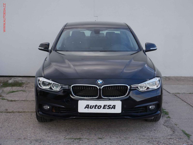 BMW Řada 3 (2018) 1.5i, 2.maj,ČR, servis.kniha - fotka 2 z 18