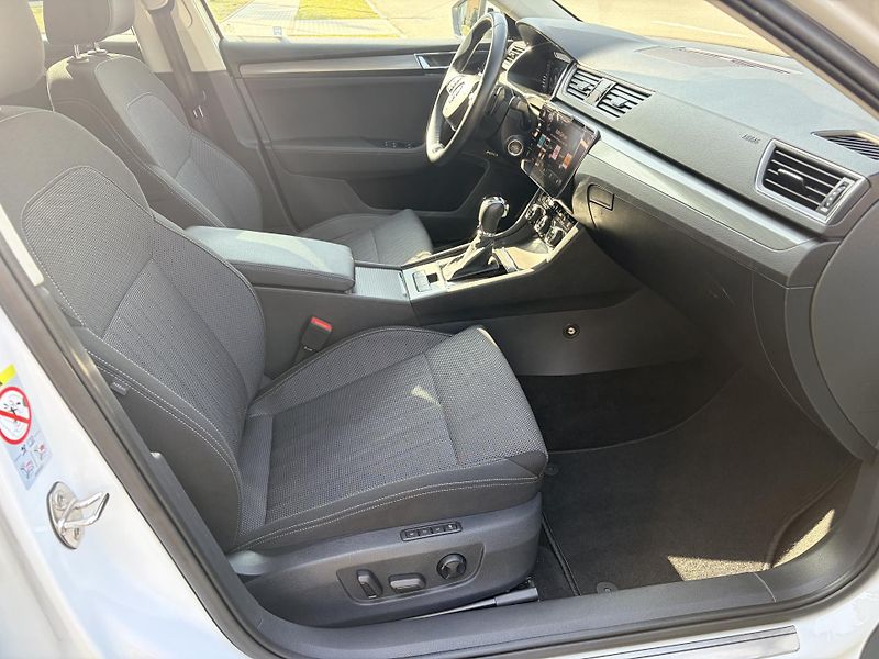 Škoda Superb 2.0TDI DSG MATRIX CANTON - fotka 57 z 59