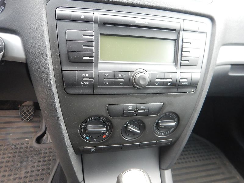Škoda Octavia 1.9 TDI, 4x4, KLIMA - fotka 22 z 28