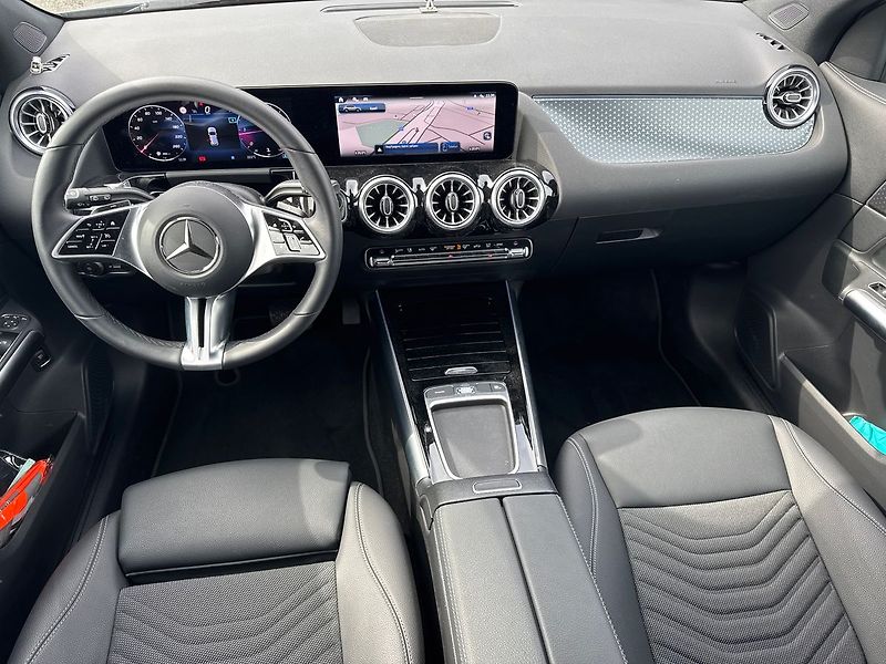 Mercedes-Benz GLA PROGRESSIVE 200d 4MATIC - fotka 11 z 19