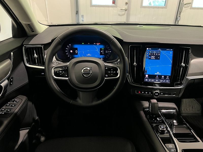 Volvo V90 Recharge T6 Core Kamera BLIS - fotka 13 z 23