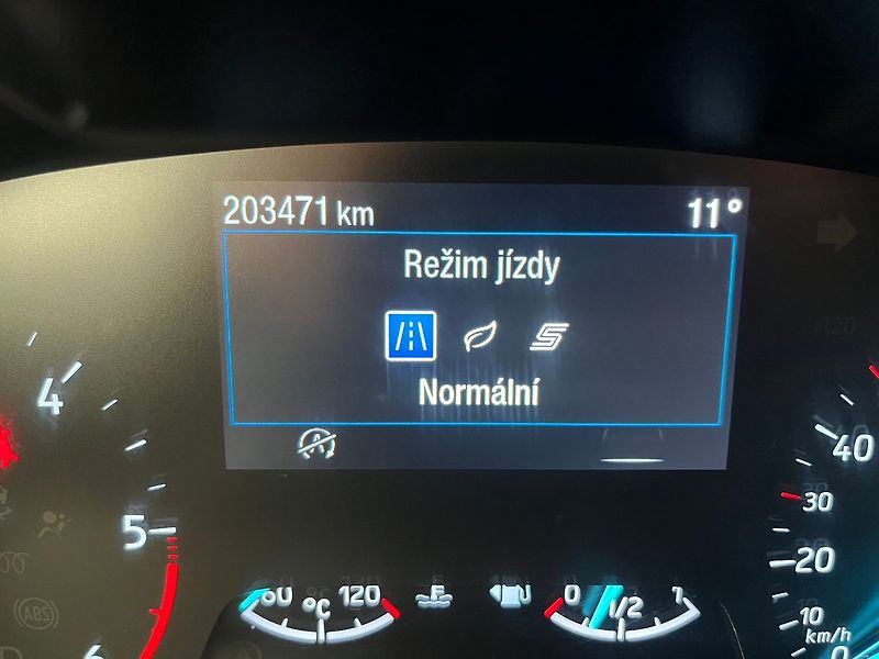 Ford Focus 2.0 ST-Line, manuál, ROZVODY - fotka 11 z 48