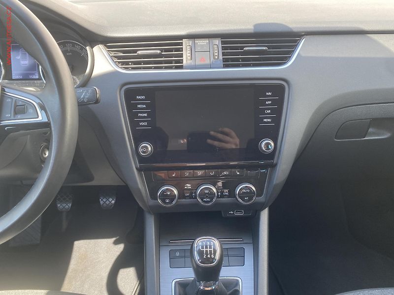 Škoda Octavia (2019) 2.0 TDi, Soleil, LED, navi, - fotka 12 z 19