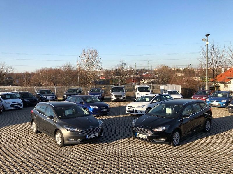 Ford Kuga 2.5HEV,134KW,CZ,1.MAJ,DPH,SERV - fotka 2 z 4