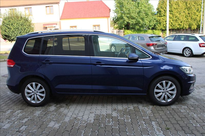 Volkswagen Touran 1,4 TSI DSG Highline - fotka 3 z 10