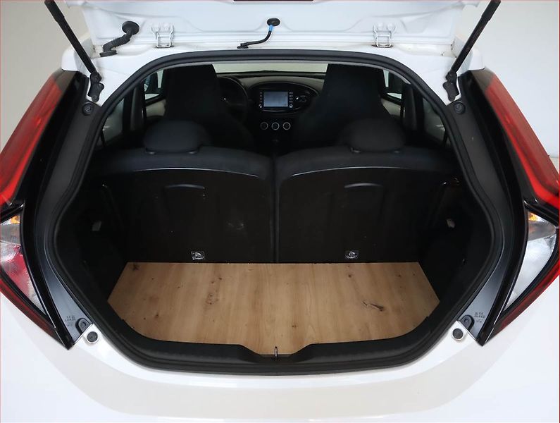 Toyota Aygo (2023) Executive 1.0, Automat - fotka 14 z 18