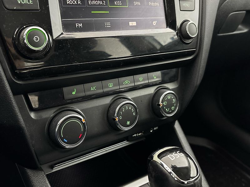 Škoda Octavia DSG,Ambition - fotka 19 z 27