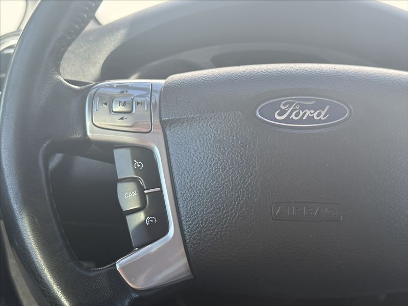 Ford Galaxy 2,0 TDCi 120 kW DPF Ghia - fotka 11 z 22