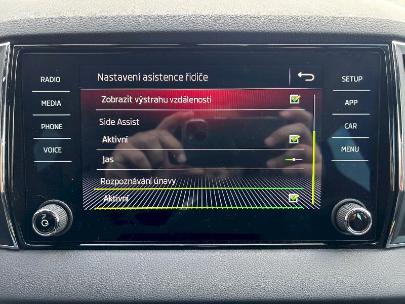 Škoda Karoq (2020) 1.5 TSI 110kW Sportline DSG - fotka 16 z 35