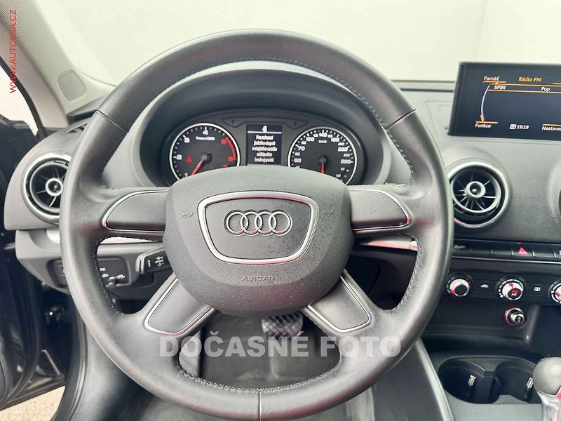 Audi A3 (2013) 2.0TDi, AT, bixen, AC - fotka 13 z 17