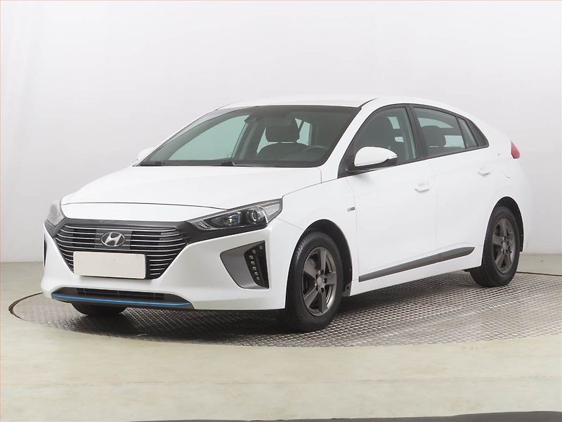 Hyundai Ioniq (2017) Hybrid, Automat, Serv.kniha - fotka 2 z 21
