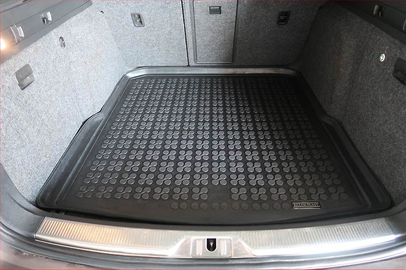Škoda Superb (2010) 2.0 TDI, Xenony, Tempomat - fotka 13 z 16