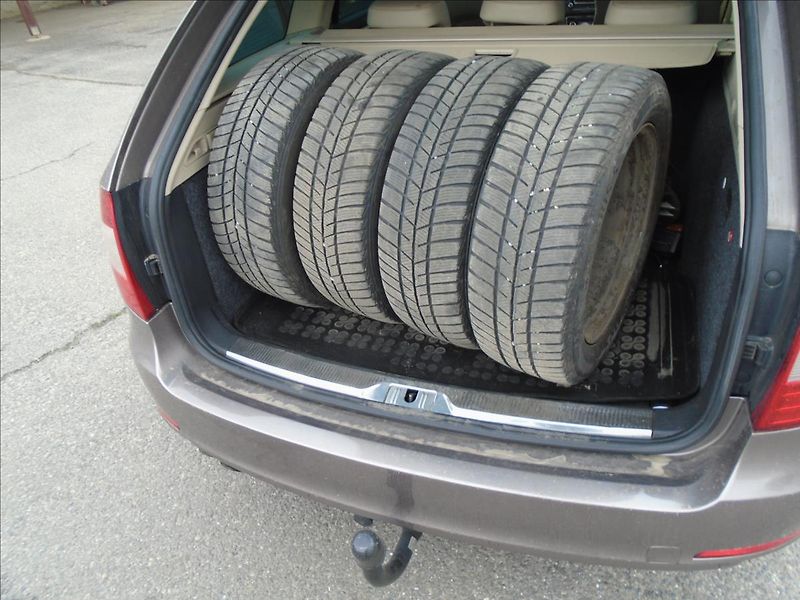 Škoda Superb 2,0   2.0.TDI-CR-125KW - fotka 14 z 28