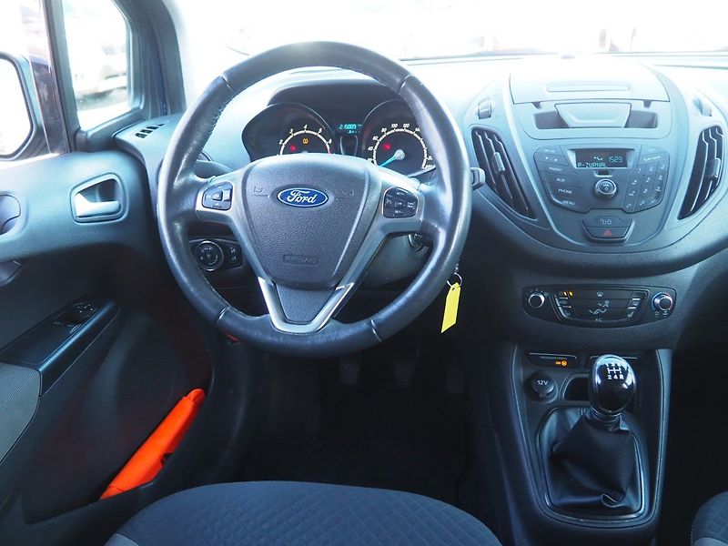 Ford Tourneo Courier (2015) 1.0i EcoBoost, 74 kW - fotka 15 z 34