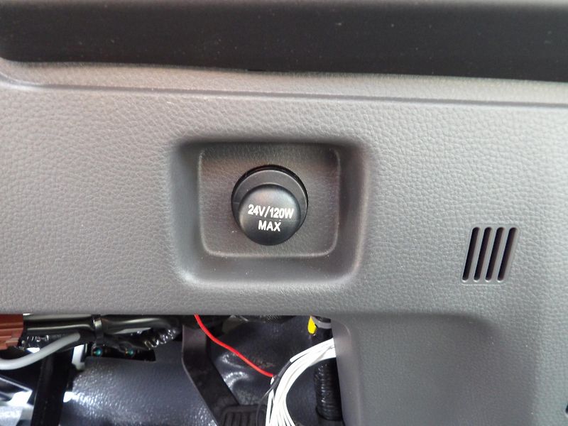 Isuzu M27 (2026) 3.5t 3.0L 150k MAN5 - fotka 22 z 33