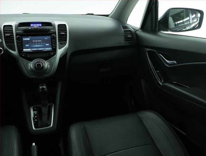 Hyundai ix20 (2016) 1.6 CVVT, Automat, Serv.kniha - fotka 8 z 16