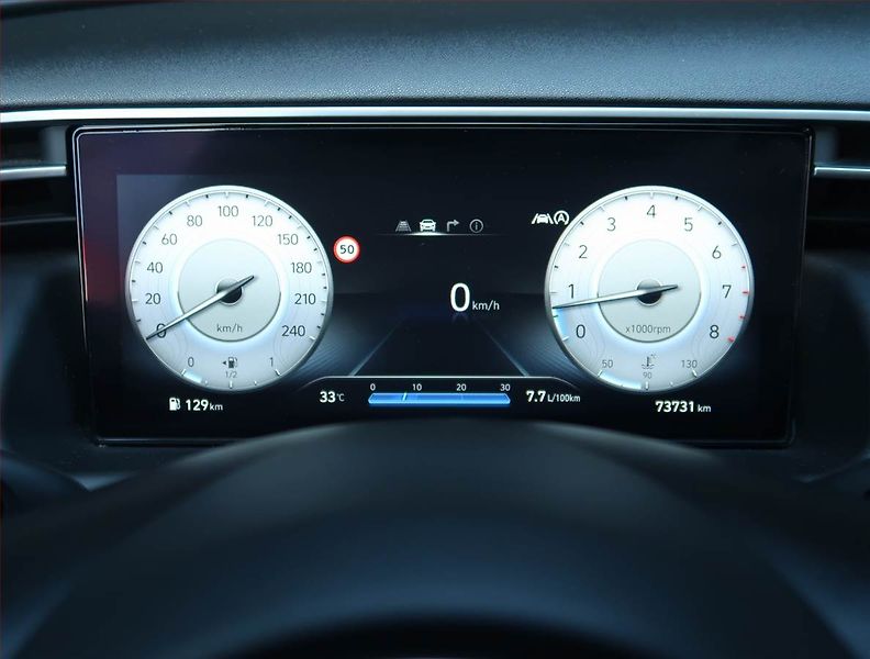 Hyundai Tucson (2021) 1.6 T-GDI - fotka 11 z 16