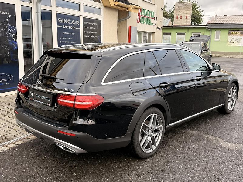 Mercedes-Benz Třídy E (2019) E220d 4Matic Allterrain - fotka 6 z 15