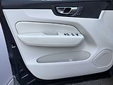 Volvo XC60 PLUS T6 AWD PHEV ACC,BLIS - náhled 16