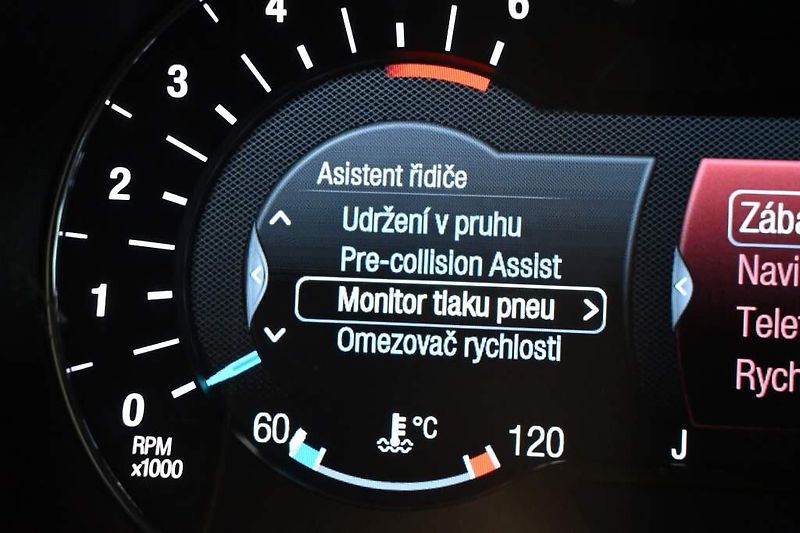 Ford S-MAX (2022) 2.0 TITANIUM Kamera Tažné 8 Ko - fotka 27 z 32