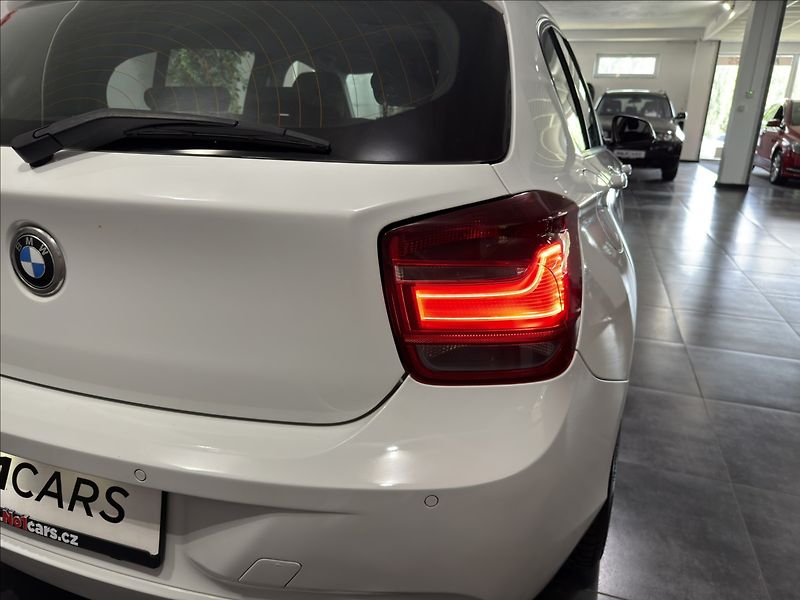 BMW Řada 1 1,6   116i BI-XEN LED SPORT - fotka 26 z 33