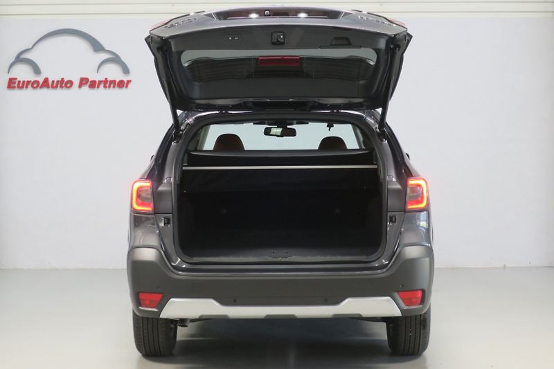 Subaru Outback (2025) 2.5i AWD TOURING - fotka 38 z 41