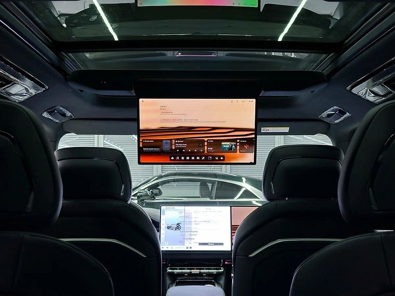 ZEEKR 9X (2026) Hyper 70kWh*1030kW*1401k - fotka 17 z 21