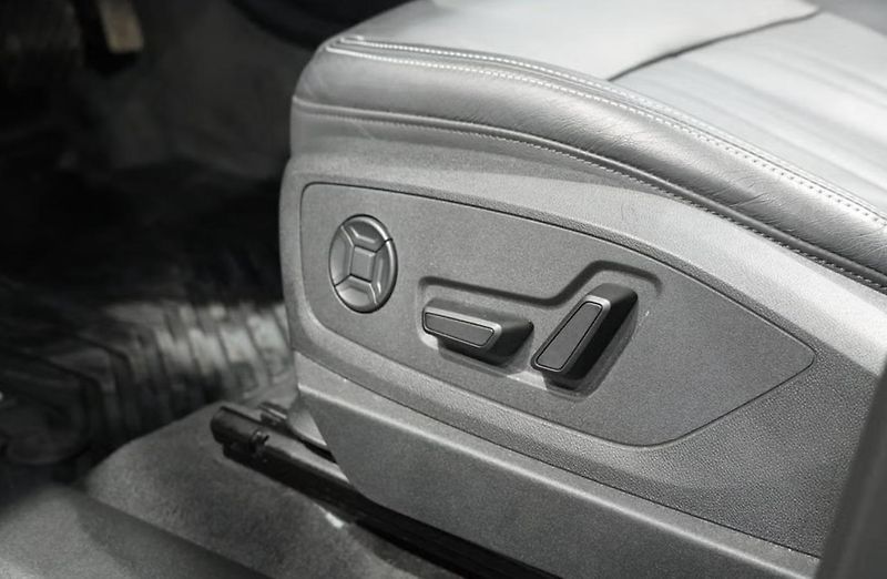 Audi Q8 e-tron 55 Q Panorama Kamera Ambient  - fotka 10 z 17