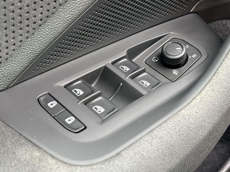 Škoda Superb (2025) Combi 2.0 TSI DSG Sportline - fotka 18 z 33