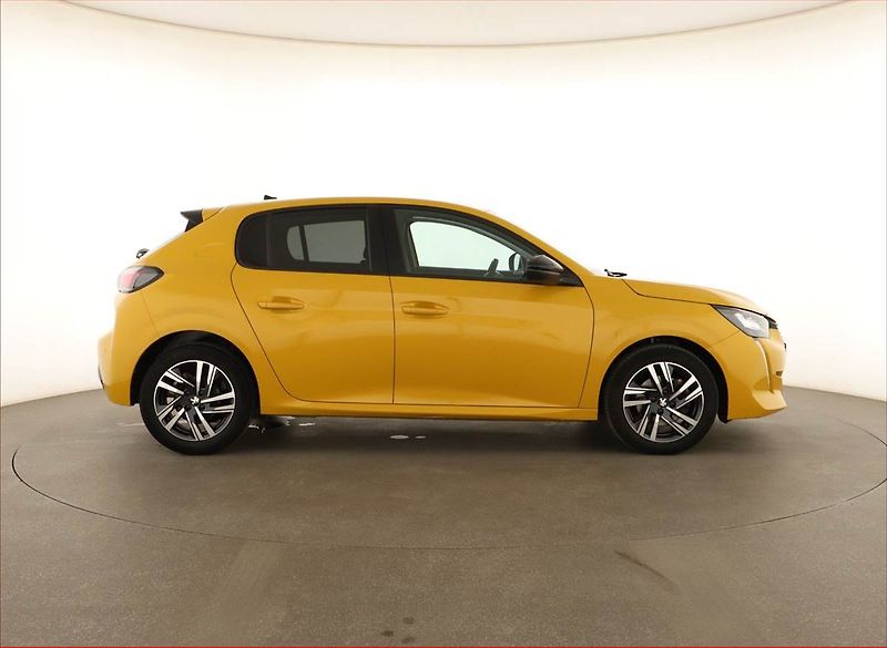 Peugeot 208 (2023) 1.2 PureTech, ČR,1.maj - fotka 6 z 14