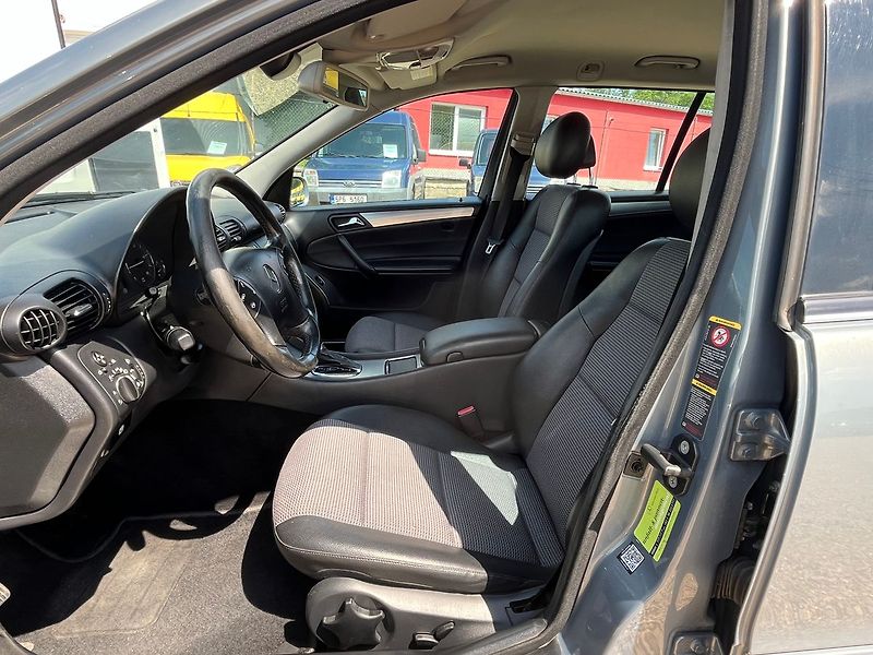 Mercedes-Benz Třídy C C 220 CDI Avantgarde - fotka 13 z 32